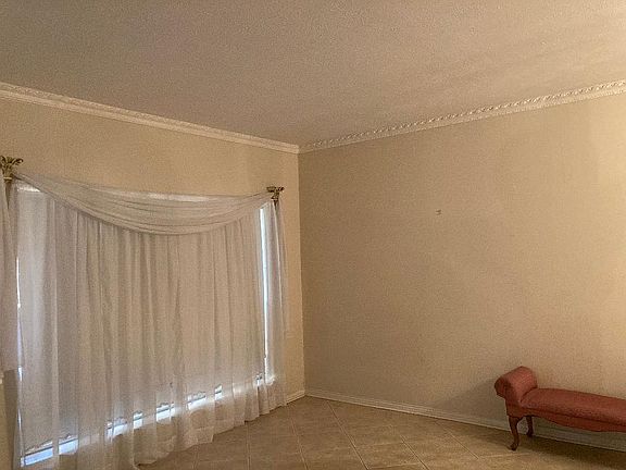 5th image of 4349 Bellaire Dr S APT 131