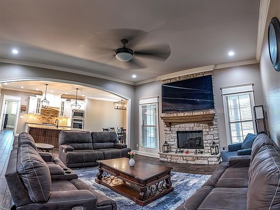 5th image of 8632 Sandy Creek Ct