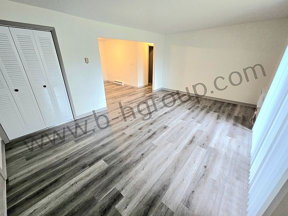 4th image of 3822 45th Ave APT 5
