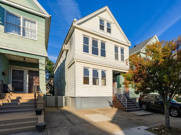 169 West 9th Street image 3 of 29