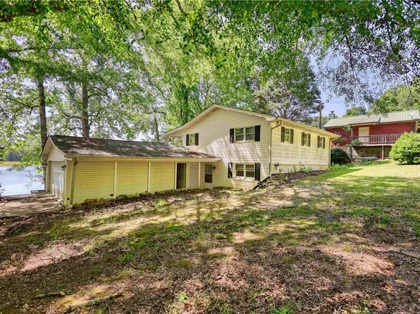 2286 E Lake Dr NE, Conyers, GA 30012