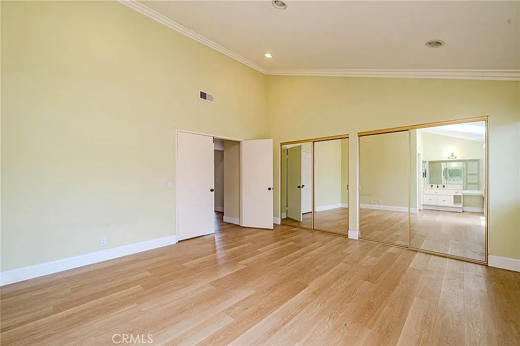 3 bed, 1728 sqft, $4,300 — Photo 4