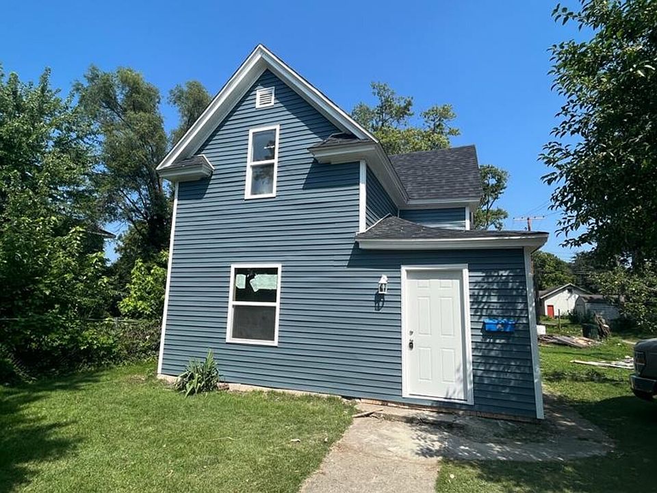 2nd image of 1024 Allen St