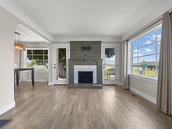 5th image of 2117 W Knox Ct