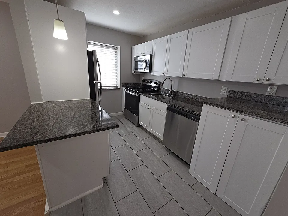 24 Colgate Rd #9