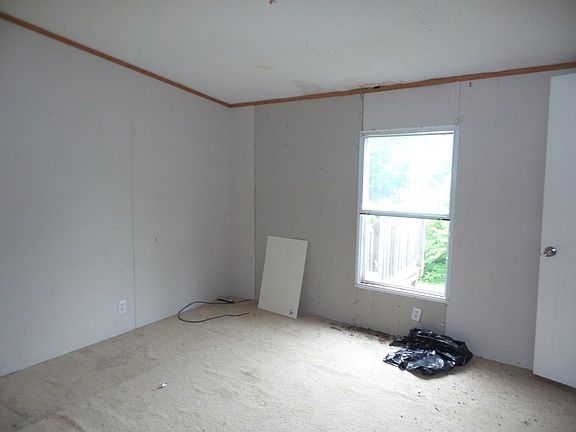 3rd image of 3935 Island Home Pike