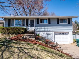 304 E Walnut St, Anamosa, IA 52205