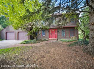 2805 Bryon Cir, Lansing, MI 48912