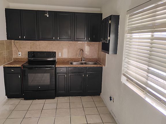 5th image of 3233 W Melvin St APT 2