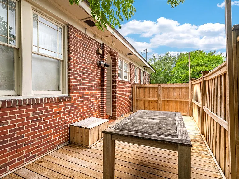 1347 Belvedere Ave — Photo 8