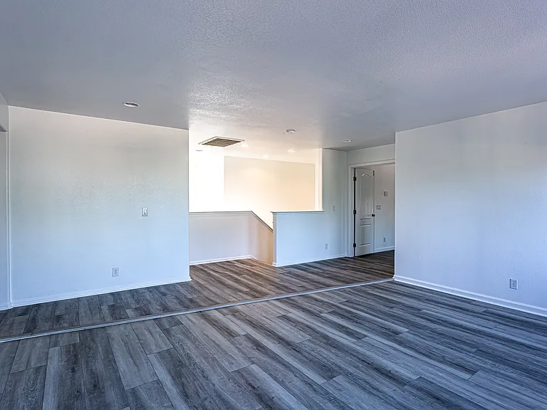 2337 N Silvervale St — Photo 71