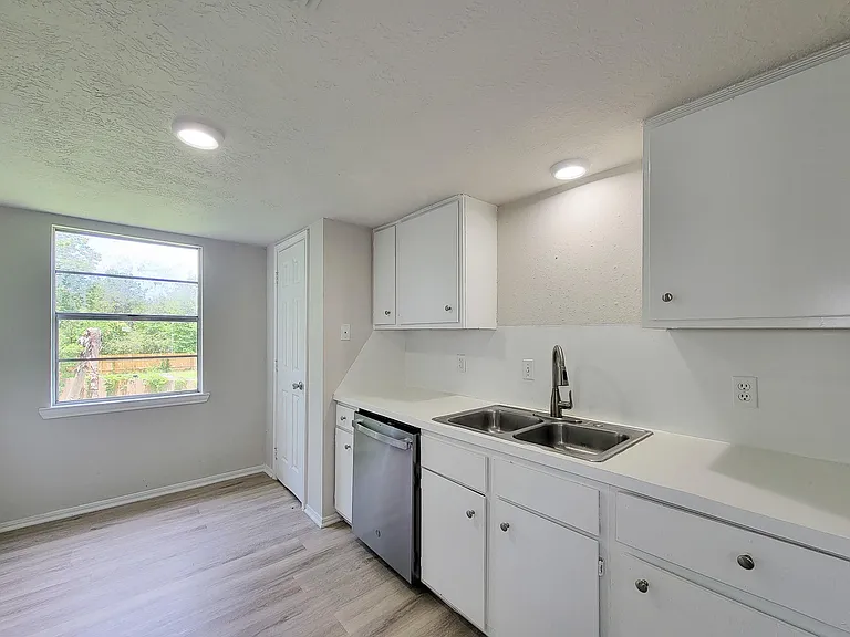 8719 Valley Song Dr — Photo 15