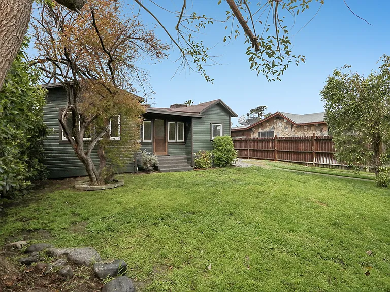 2747 Denby Ave — Photo 2