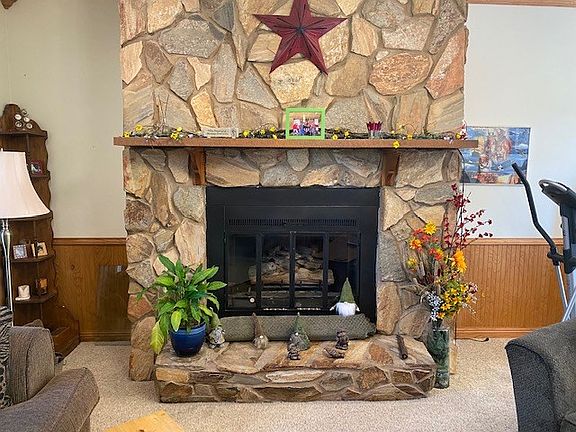 4th image of 1202 Hilltop Cir