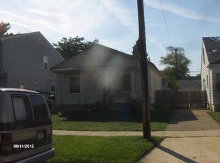 6890 Jackson St, Taylor, MI 48180