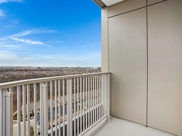 3240 William Coltson Ave — Photo 71