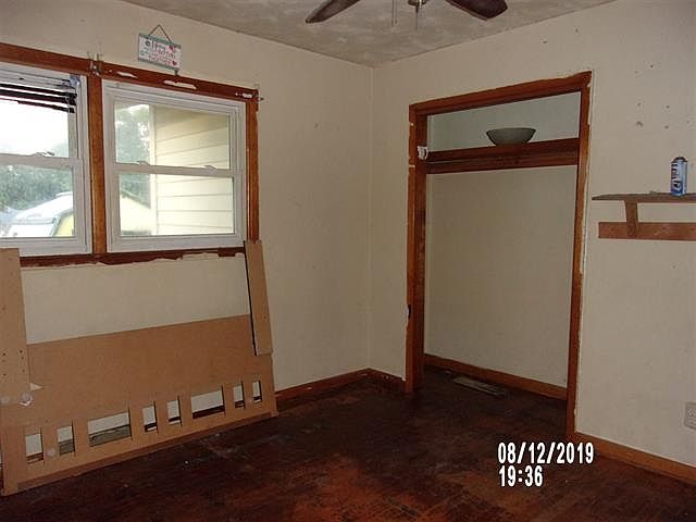 2nd image of 1010 Wainwright St