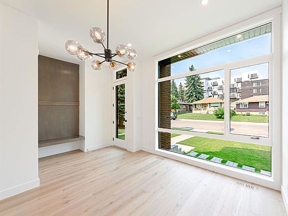 3rd image of 2028 W 36th St SW