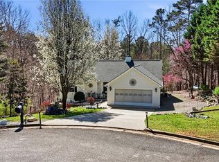 64 Pin Oak Ln, Ellijay, GA 30540