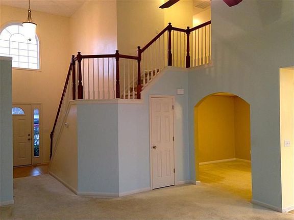 2nd image of 656 Estrella Dr