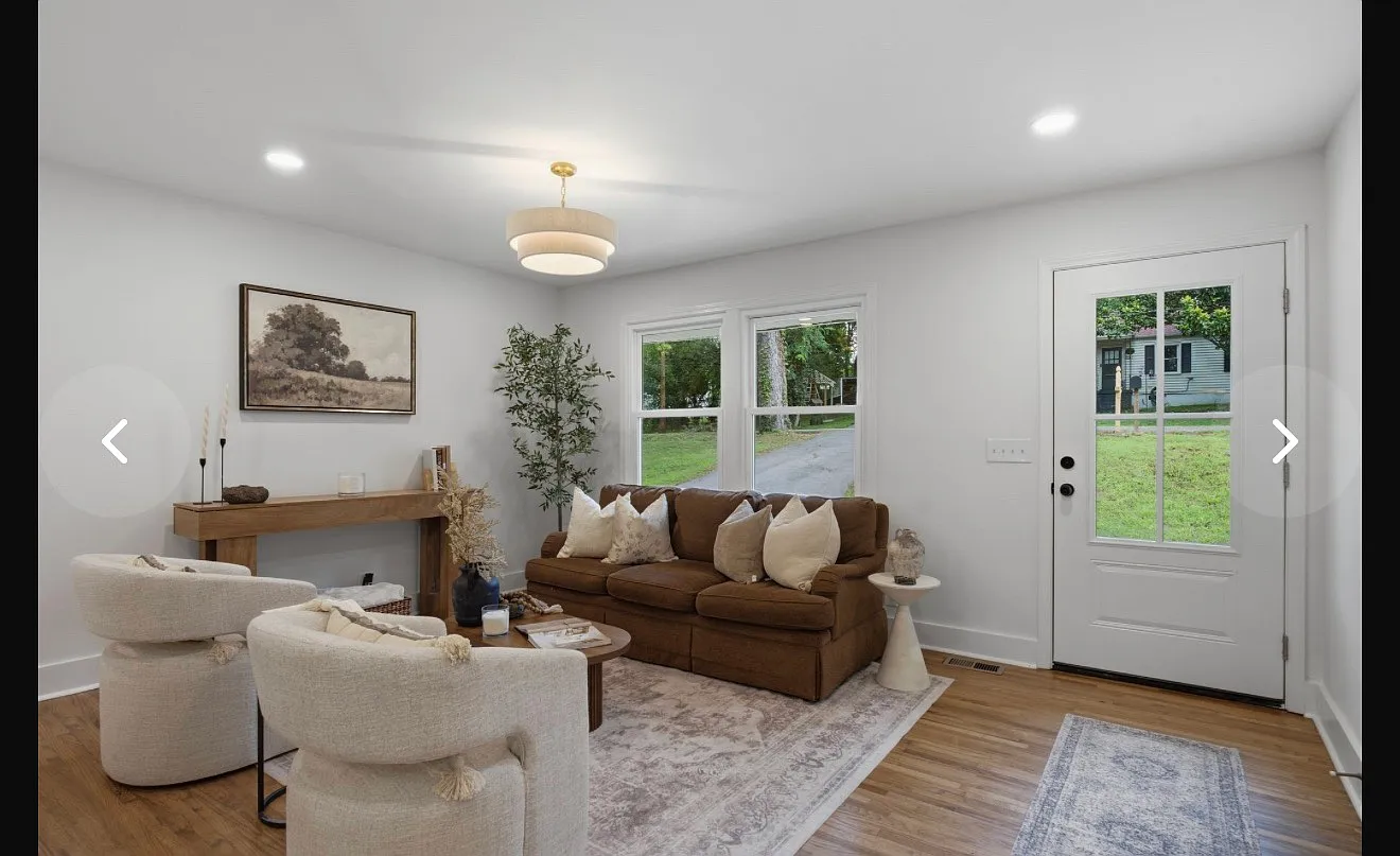 3 bed, 1050 sqft, $1,900 — Photo 2