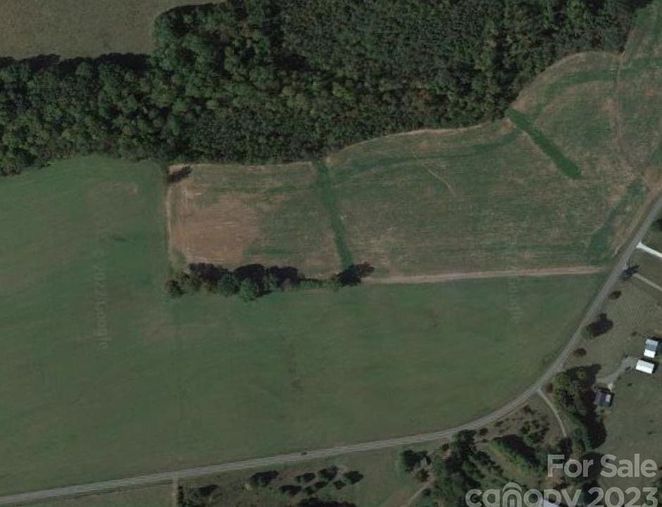 2nd image of Chief Thomas Rd #1