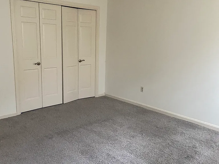 526 W Simpson St — Photo 8