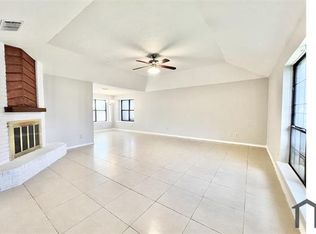 2319 Redbrook Dr, Arlington, TX 76014