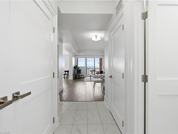 4th image of 5340 Lakeshore Rd #203