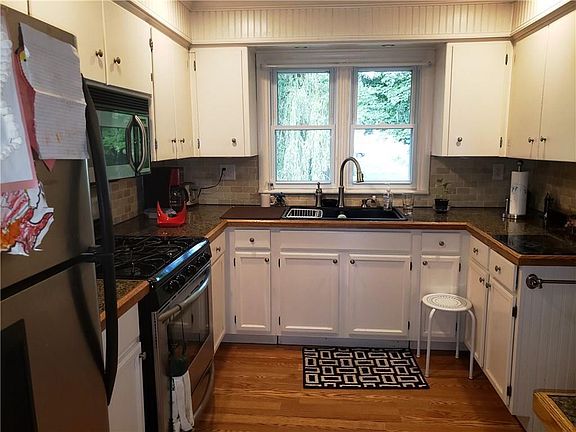 5th image of 30 Wright Park Dr