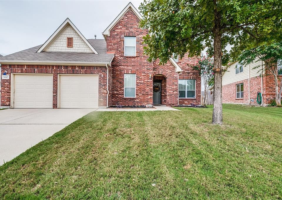1st image of 4917 Carrotwood Dr