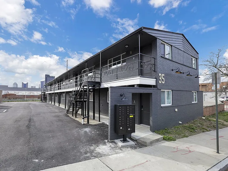 35 Parsons Ave #F — Photo 12