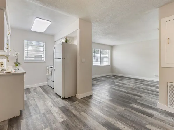 41 AVE - 1886, 1886 41st Ave Unit 3, Vero Beach, FL 32960