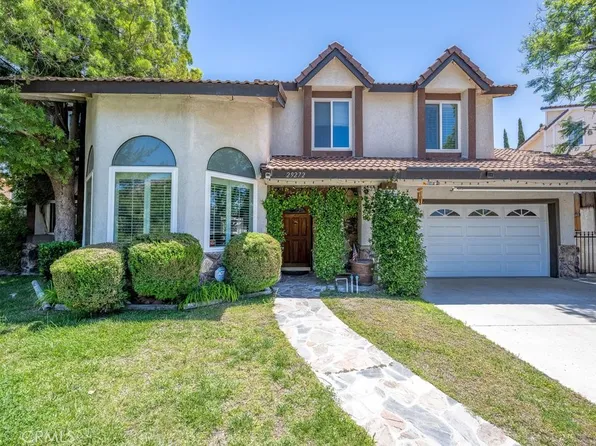 29272 Poppy Meadow St, Santa Clarita, CA 91387