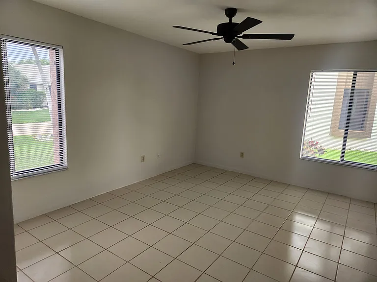 9712 Saratoga Park Ct — Photo 28