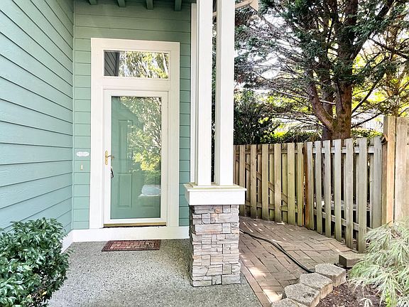 3rd image of 4327 249th Ave SE