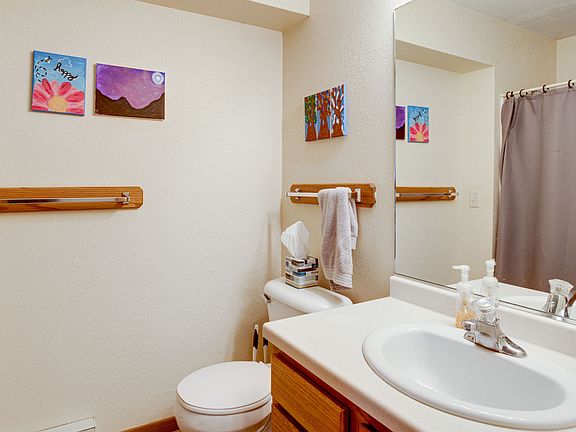 3rd image of 1063 E Cascade Ave #17968016
