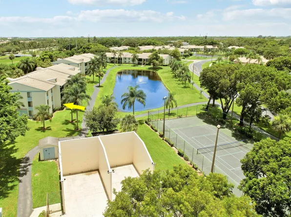 1112 Green Pine Boulevard #G1, West Palm Beach, FL 33409