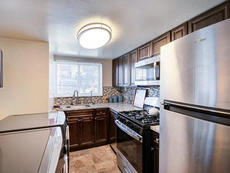 Princeton Estates Apartment Homes — Photo 3