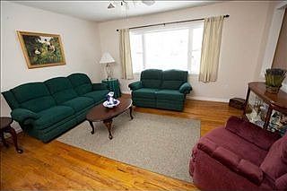 3rd image of 18 Cambridge Dr