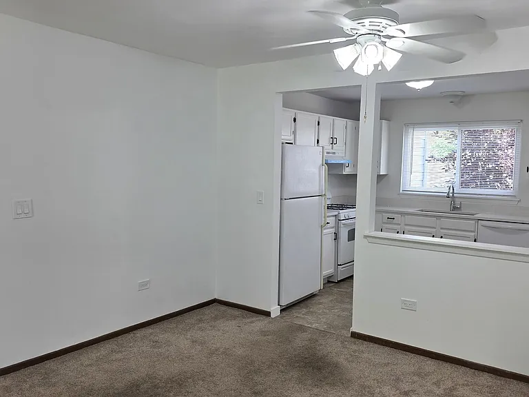 951 Glouchester Cir #0 — Photo 4