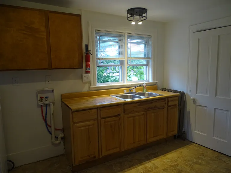 435B Winchester Ave — Photo 27