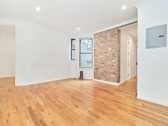4th image of 157 Suffolk St APT 403