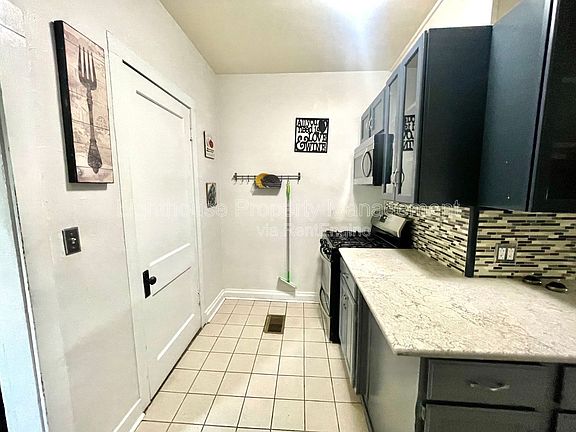 4th image of 213 W Vine St #2