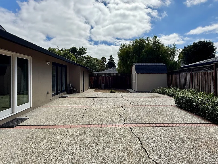 390 Howard Dr — Photo 20