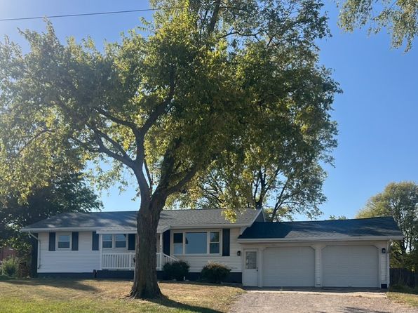 607 Sunset St, Urbana, IA 52345