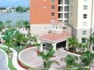 18517 W Dixie Hwy, Miami, FL 33180
