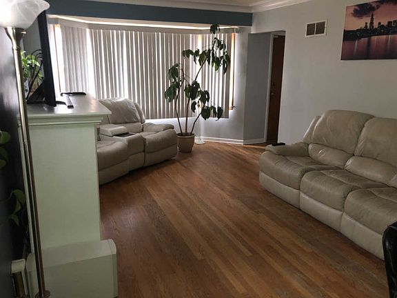 4th image of 4542 N Oak Park Ave
