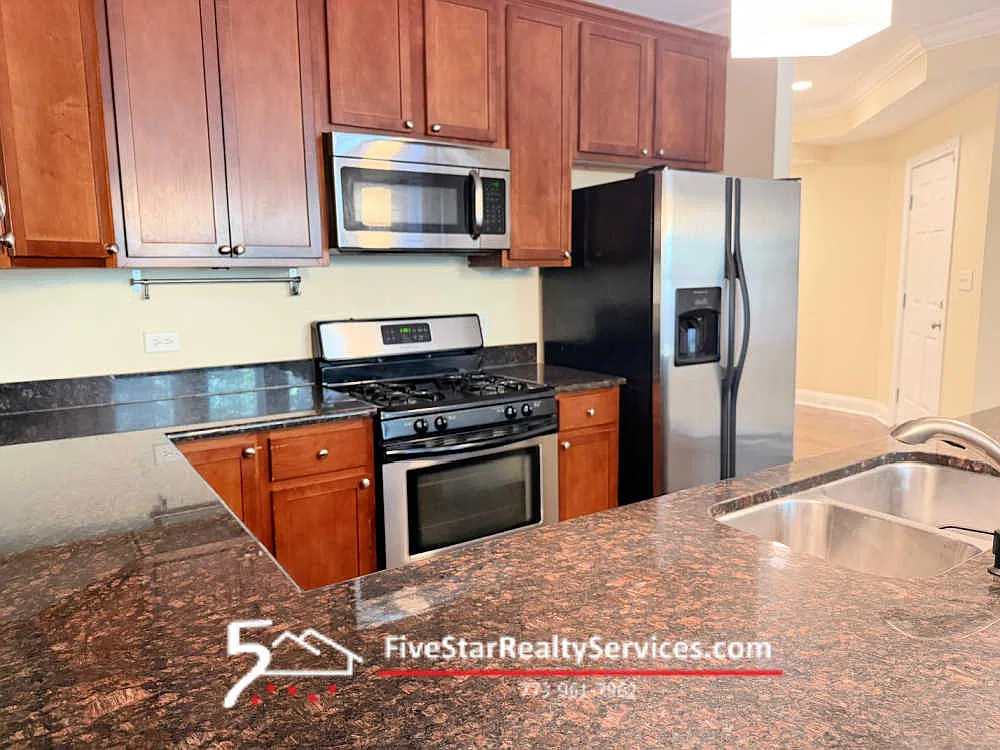 2 bed, 1100 sqft, $2,295 — Photo 3