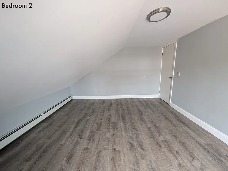 526 Plainfield St — Photo 15